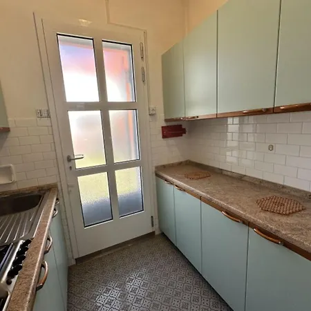 דירה Peaceful With An Enchanting Private Garden